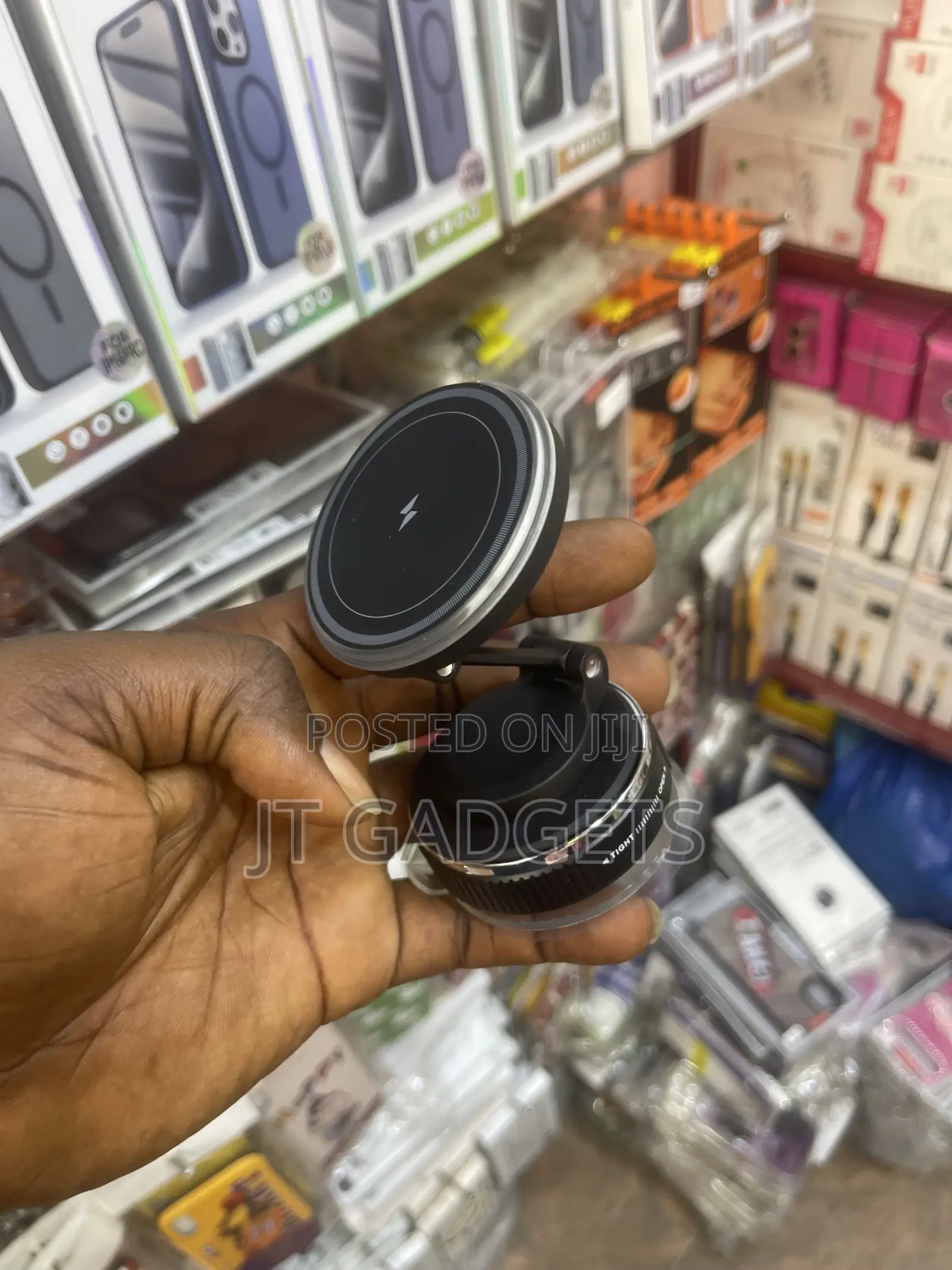 DX92 MagSafe Metal Bracket Car Phone Mount — 360° Rotation