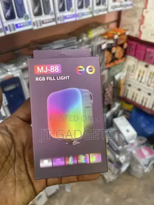 MJ-88 RGB Fill Light — RGB + CCT, Multiple Effects