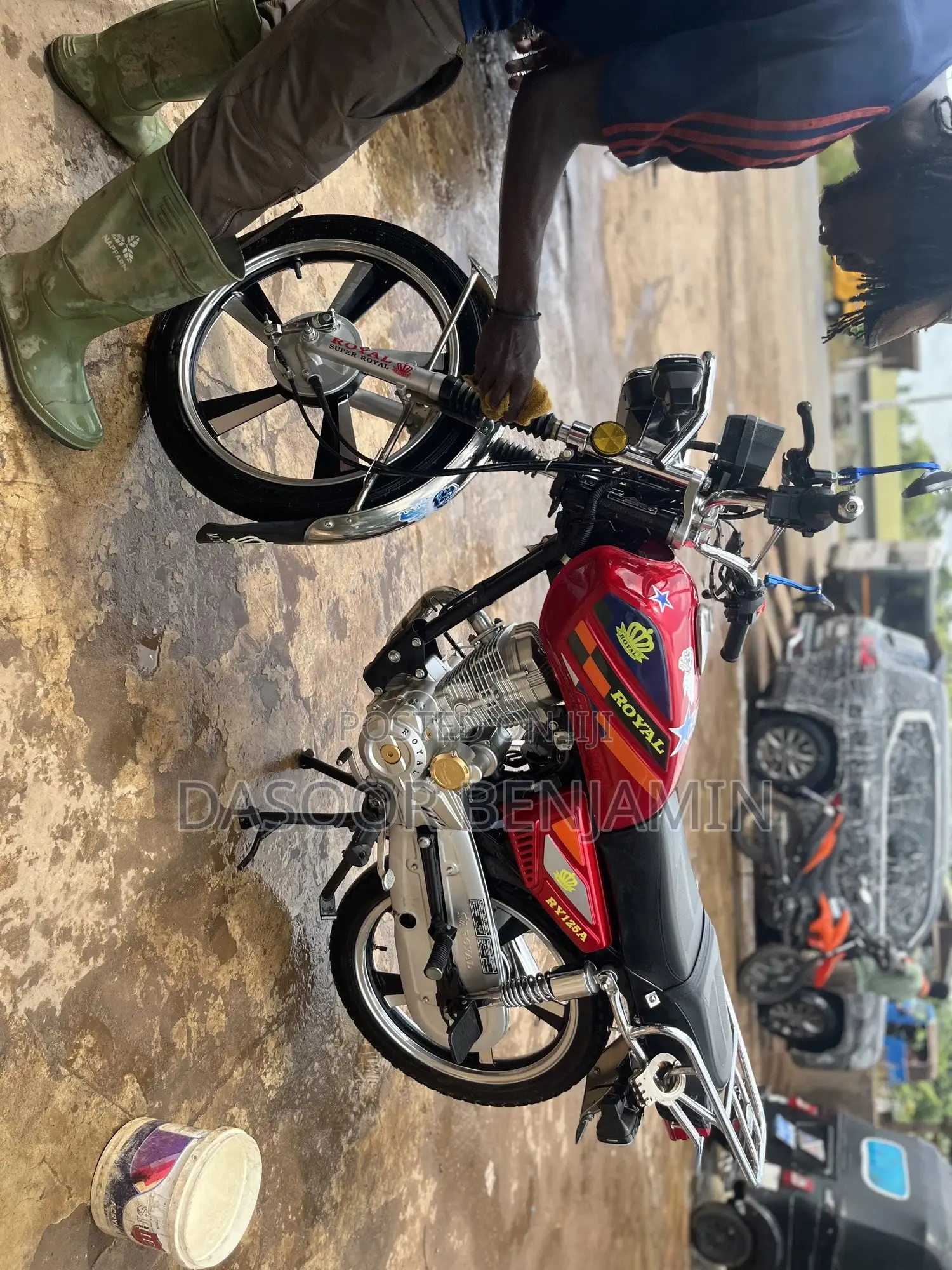 New Royal RY125 2025 Red