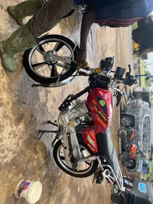 New Royal RY125 2025 Red