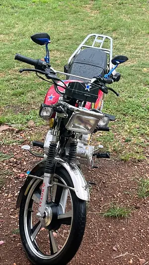 New Royal RY125 2025 Red