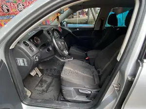 Volkswagen Tiguan S 4Motion 2010 Gray