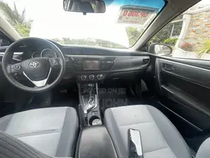 Toyota Corolla LE Eco 4dr Sedan (1.8L 4cyl CVT) 2016 White