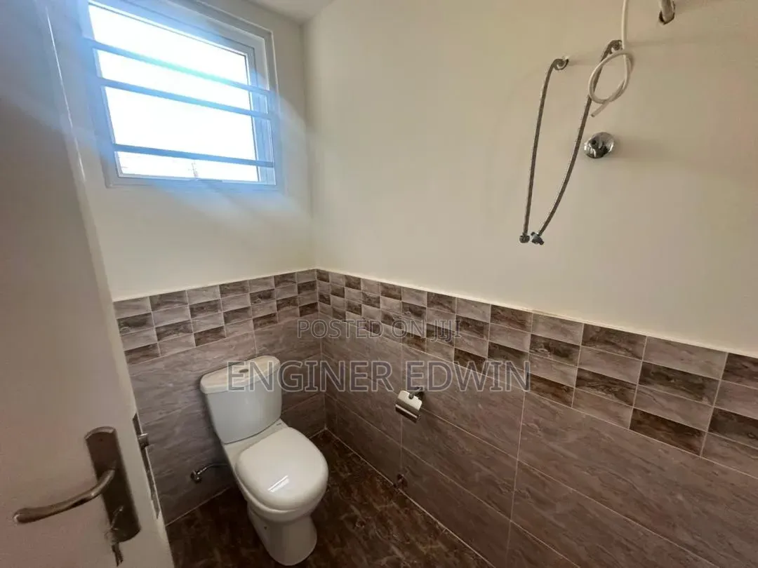 4bdrm House in Little Legon for sale