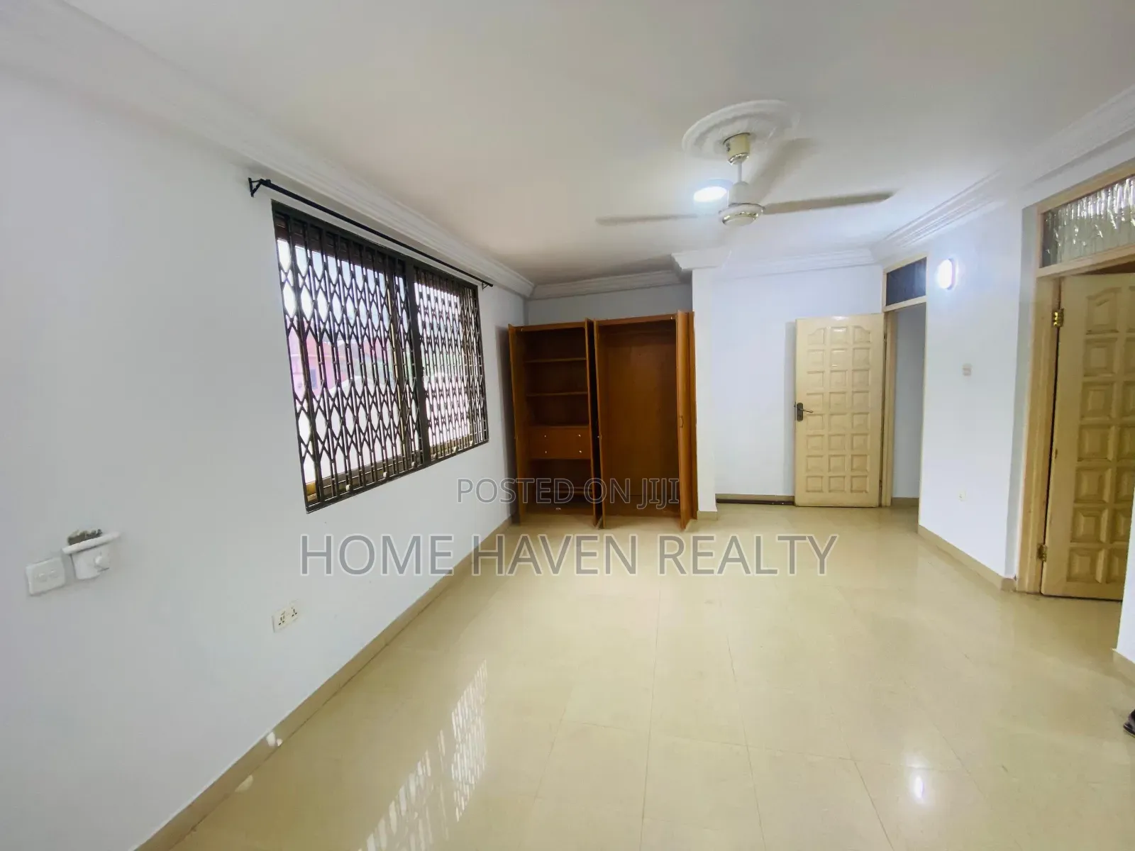 8bdrm House in East Legon, Police Station for rent