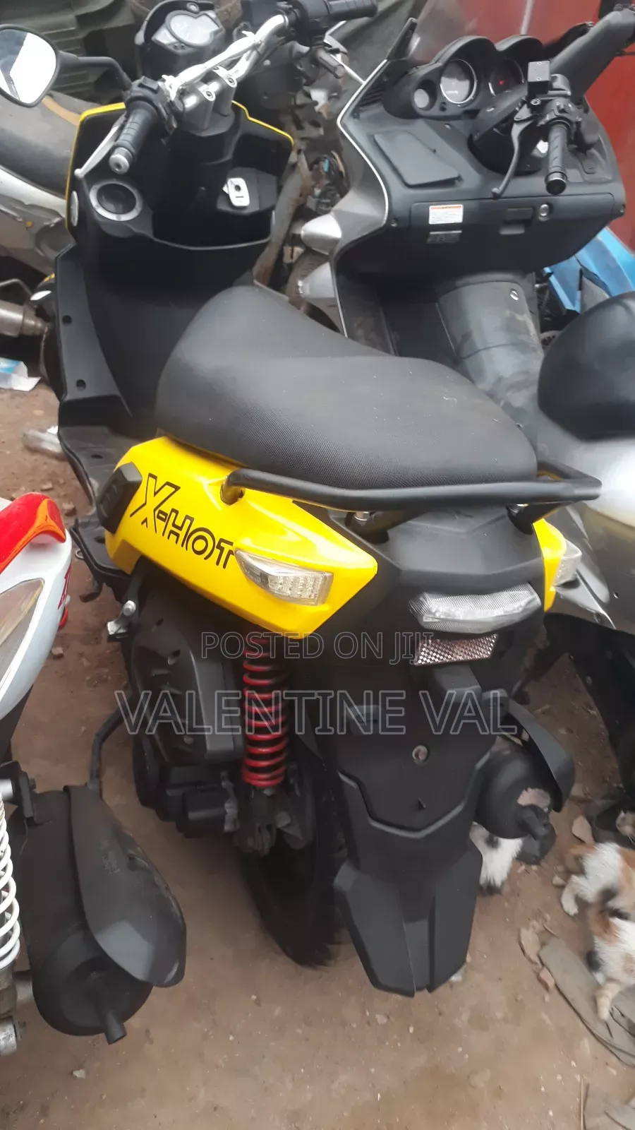 Piaggio Scooter 2018 Yellow
