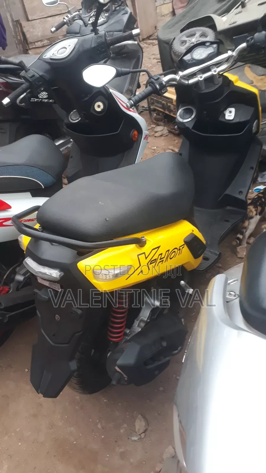 Piaggio Scooter 2018 Yellow