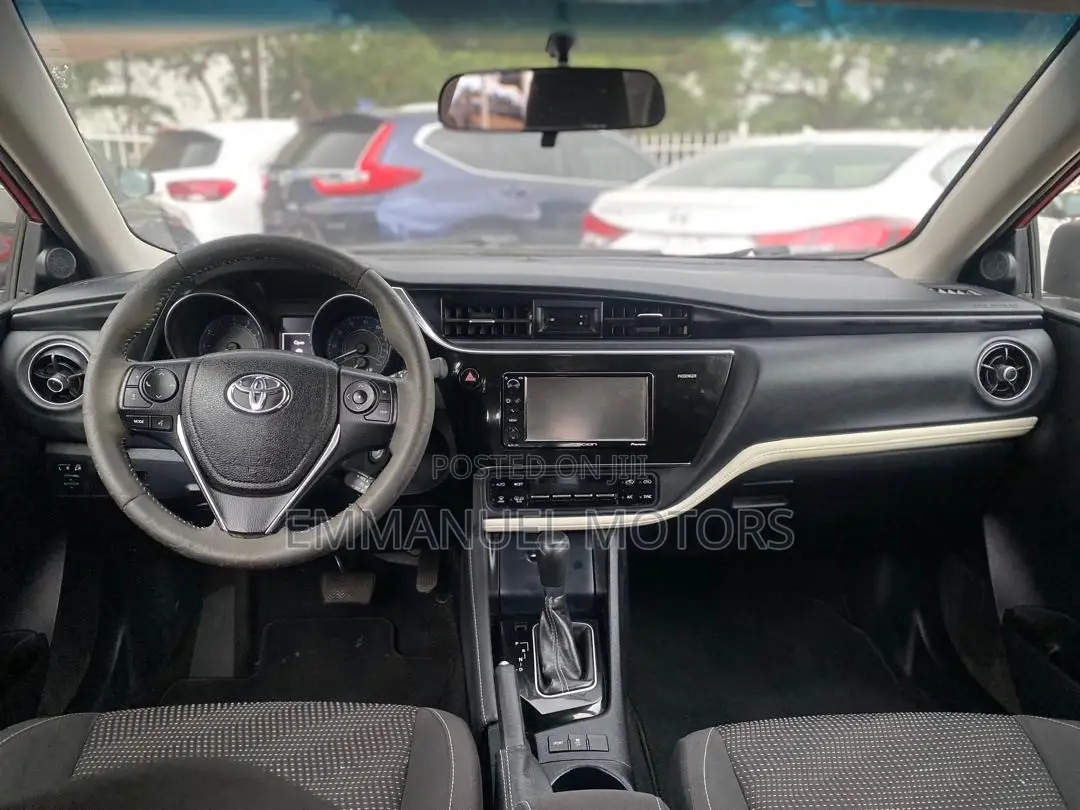 Toyota Corolla 2017 Red