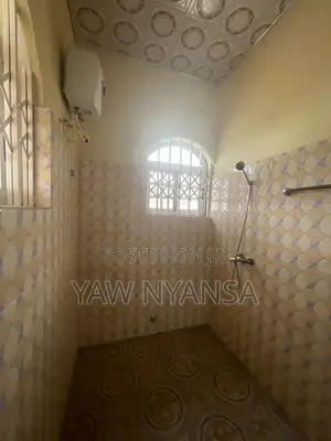 3bdrm Bungalow in Bn Estate, Old Ashomang for rent
