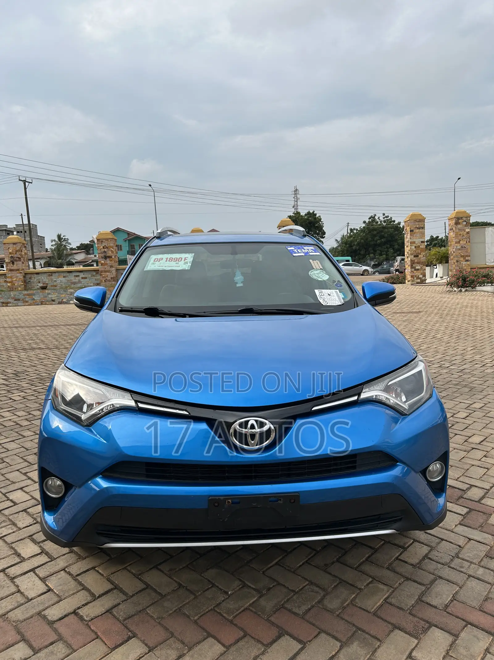 Toyota RAV4 XLE AWD (2.5L 4cyl 6A) 2016 Blue