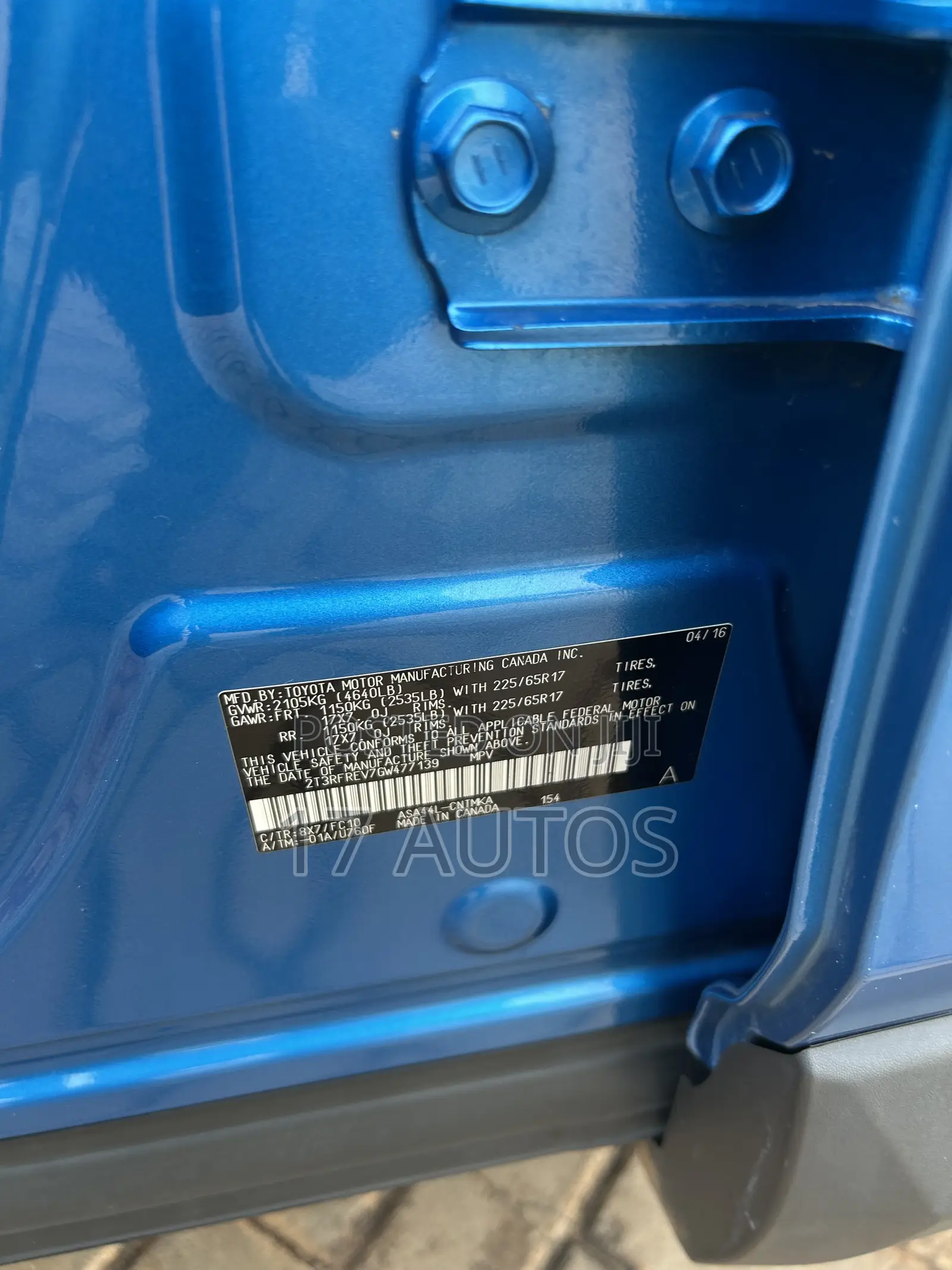 Toyota RAV4 XLE AWD (2.5L 4cyl 6A) 2016 Blue