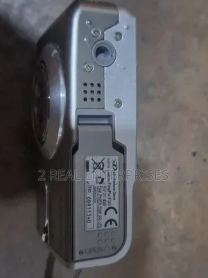 Fujifilm FinePix F30 6.3MP Digital Camera