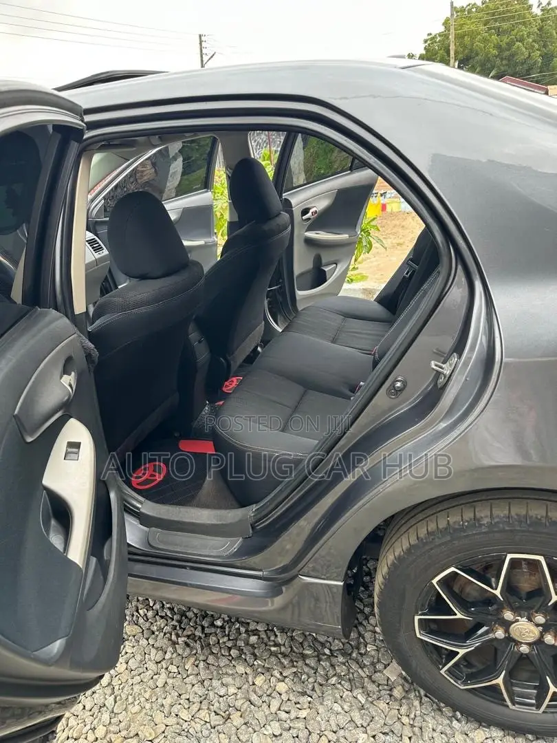 Toyota Corolla 2013 Gray