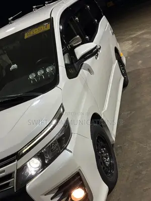 Toyota Voxy X 4WD 8-Seater 2016 White