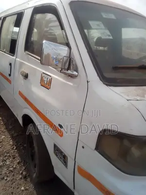 Nissan Caravan (Urvan) 1999 White
