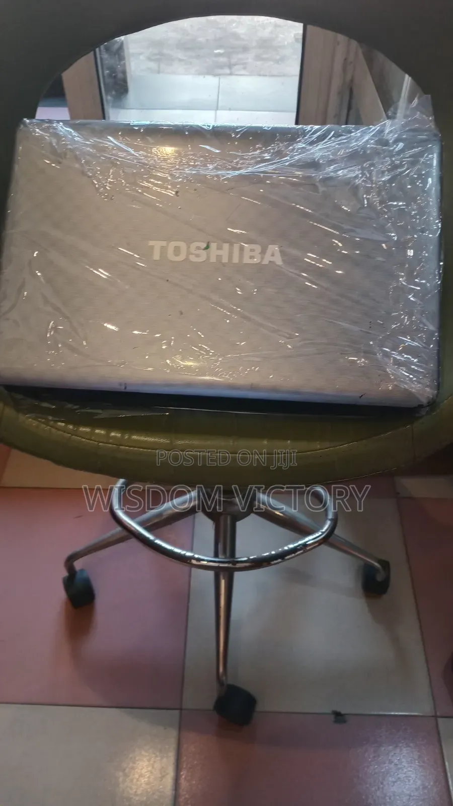 New Laptop Toshiba dynaEdge DC-100 6GB Intel HDD 250GB