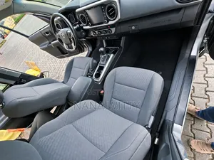 Toyota Tacoma 2022 Silver