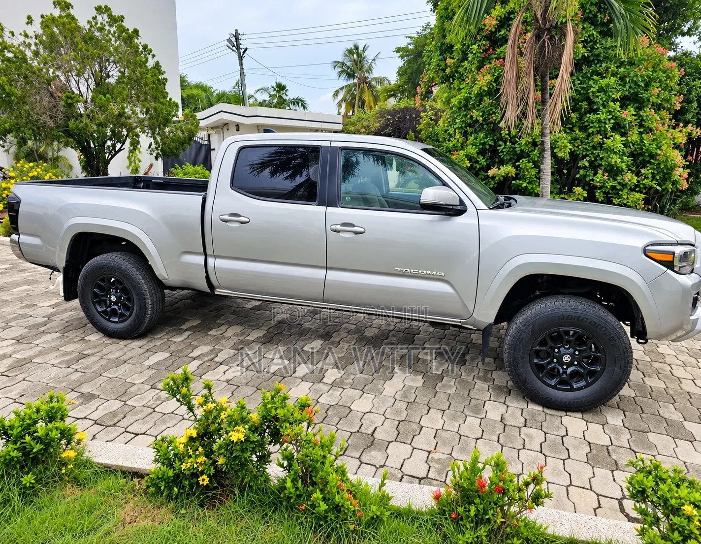 Toyota Tacoma 2022 Silver