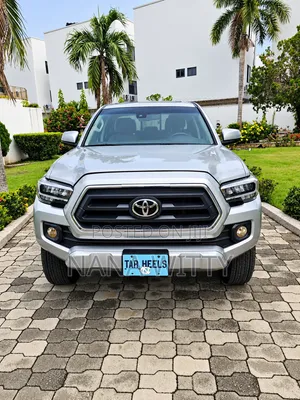 Toyota Tacoma 2022 Silver