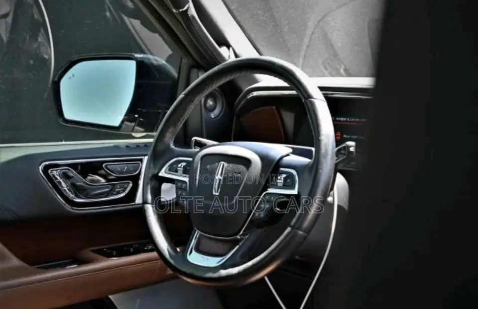 Lincoln Navigator L 2023 White