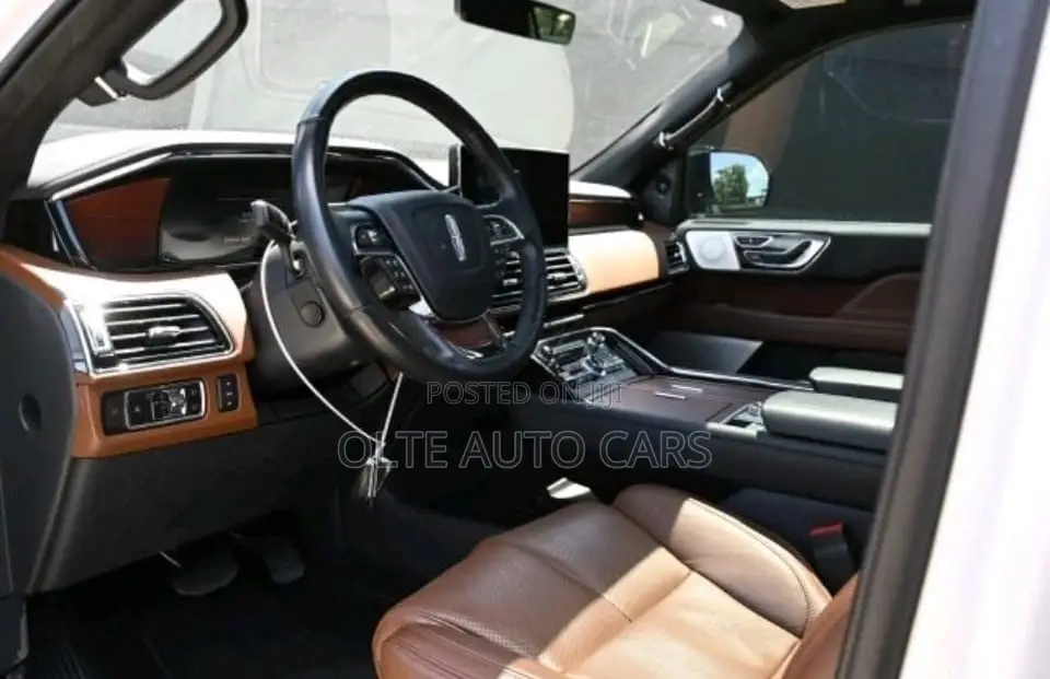 Lincoln Navigator L 2023 White