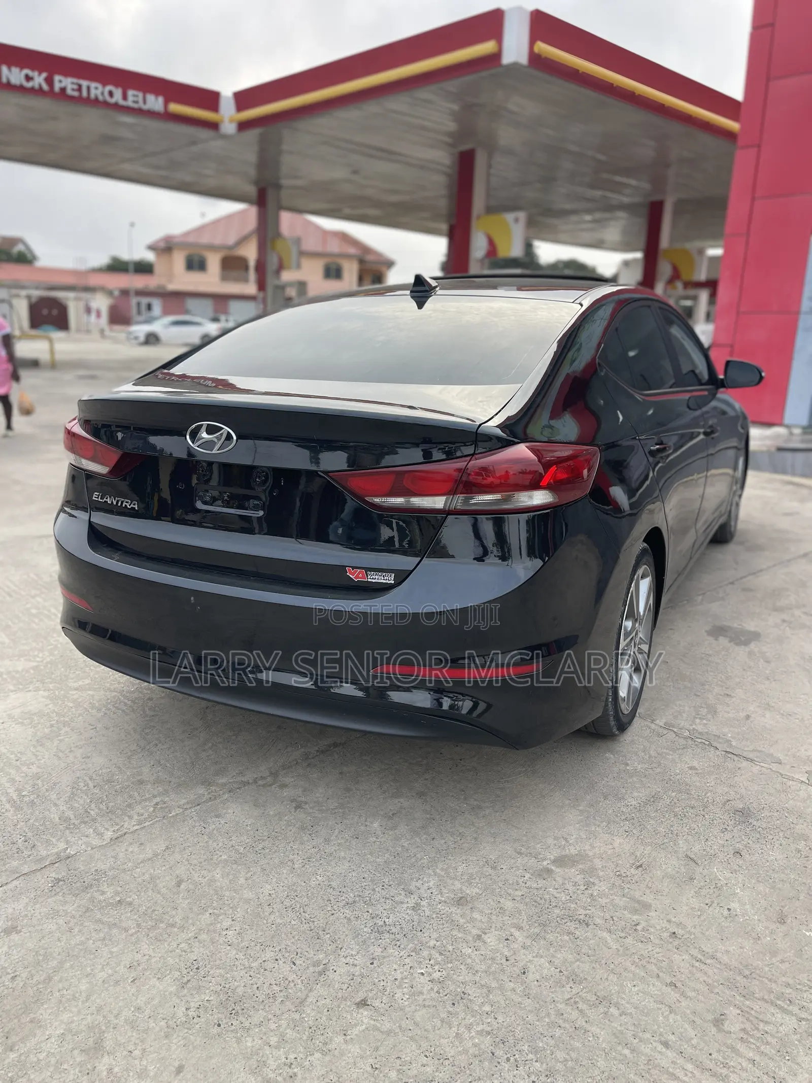Hyundai Elantra Limited Sedan FWD (2.0L 4cyl 6A) 2017 Black