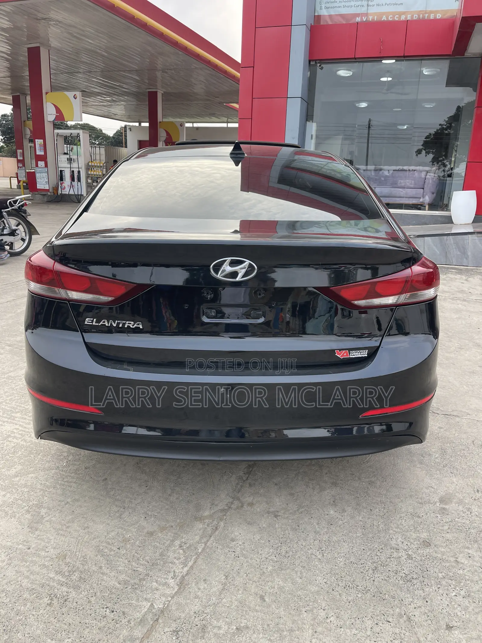 Hyundai Elantra Limited Sedan FWD (2.0L 4cyl 6A) 2017 Black
