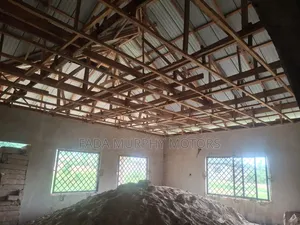 8bdrm House in Kumasi Metropolitan for sale