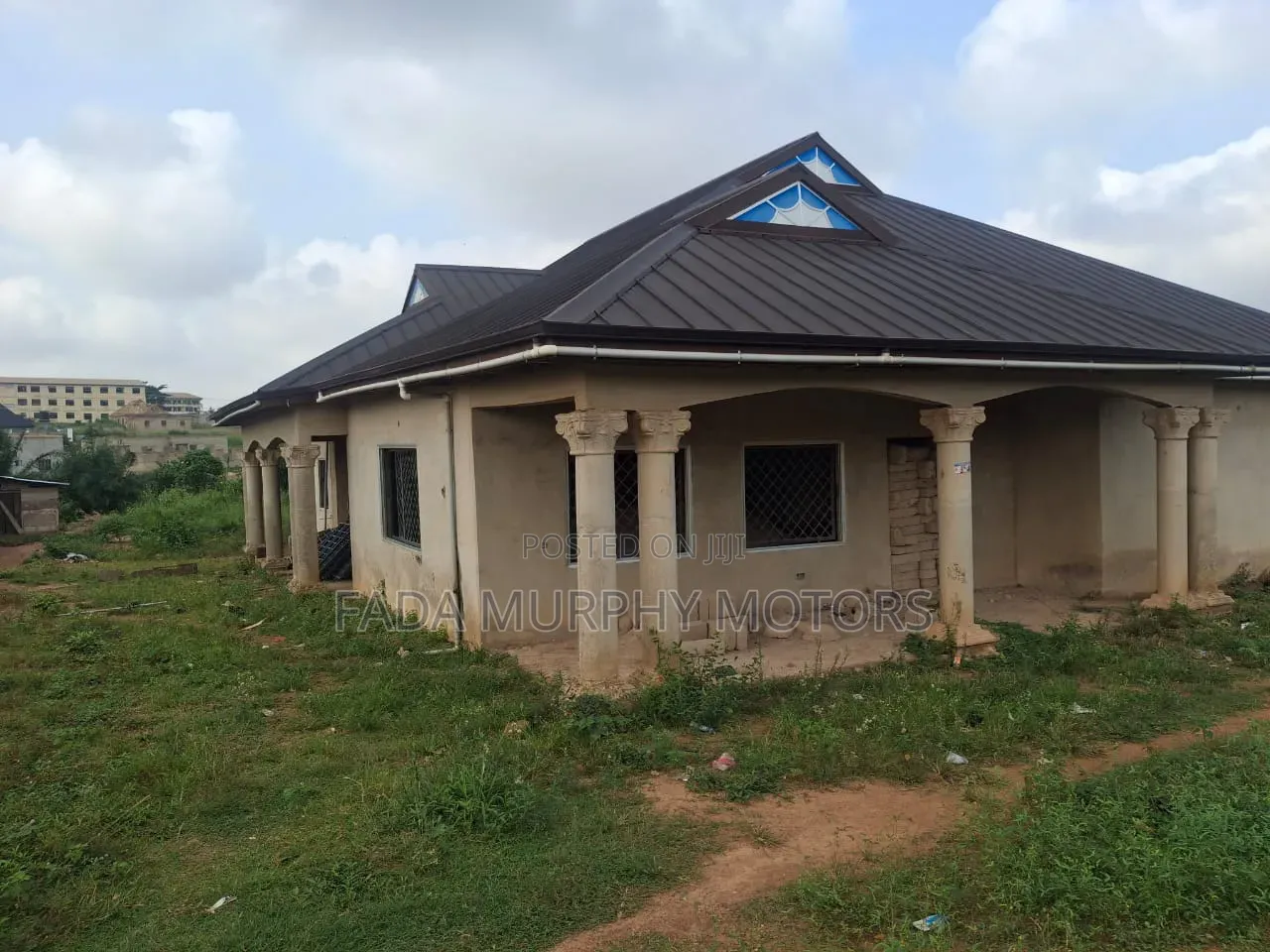 8bdrm House in Kumasi Metropolitan for sale