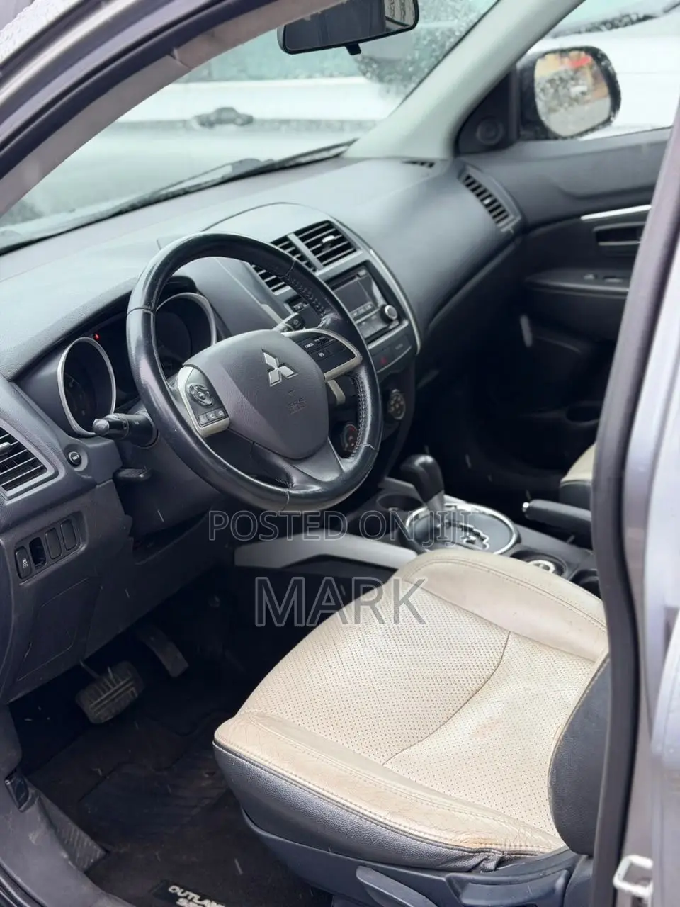 Mitsubishi Outlander 2015