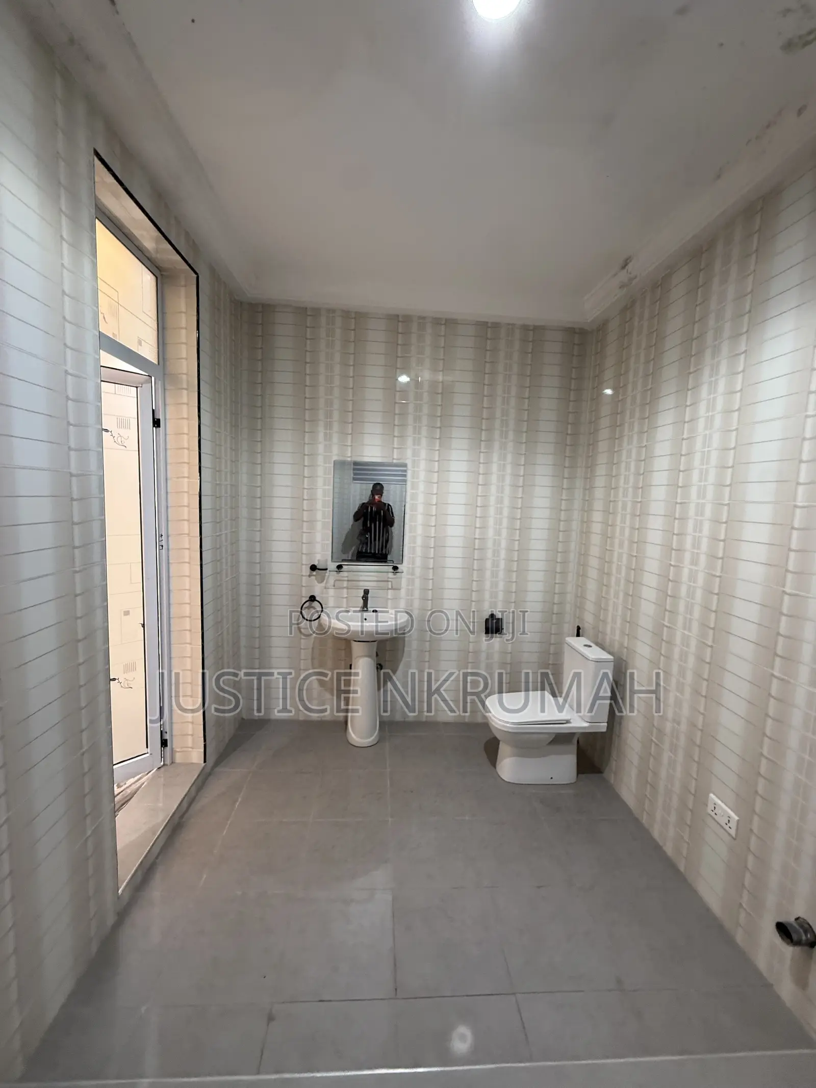 2bdrm Apartment in Mr. Justice Estate, West Hills Mall Area for rent
