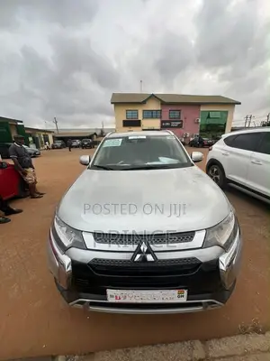 Mitsubishi Outlander 2020 Silver