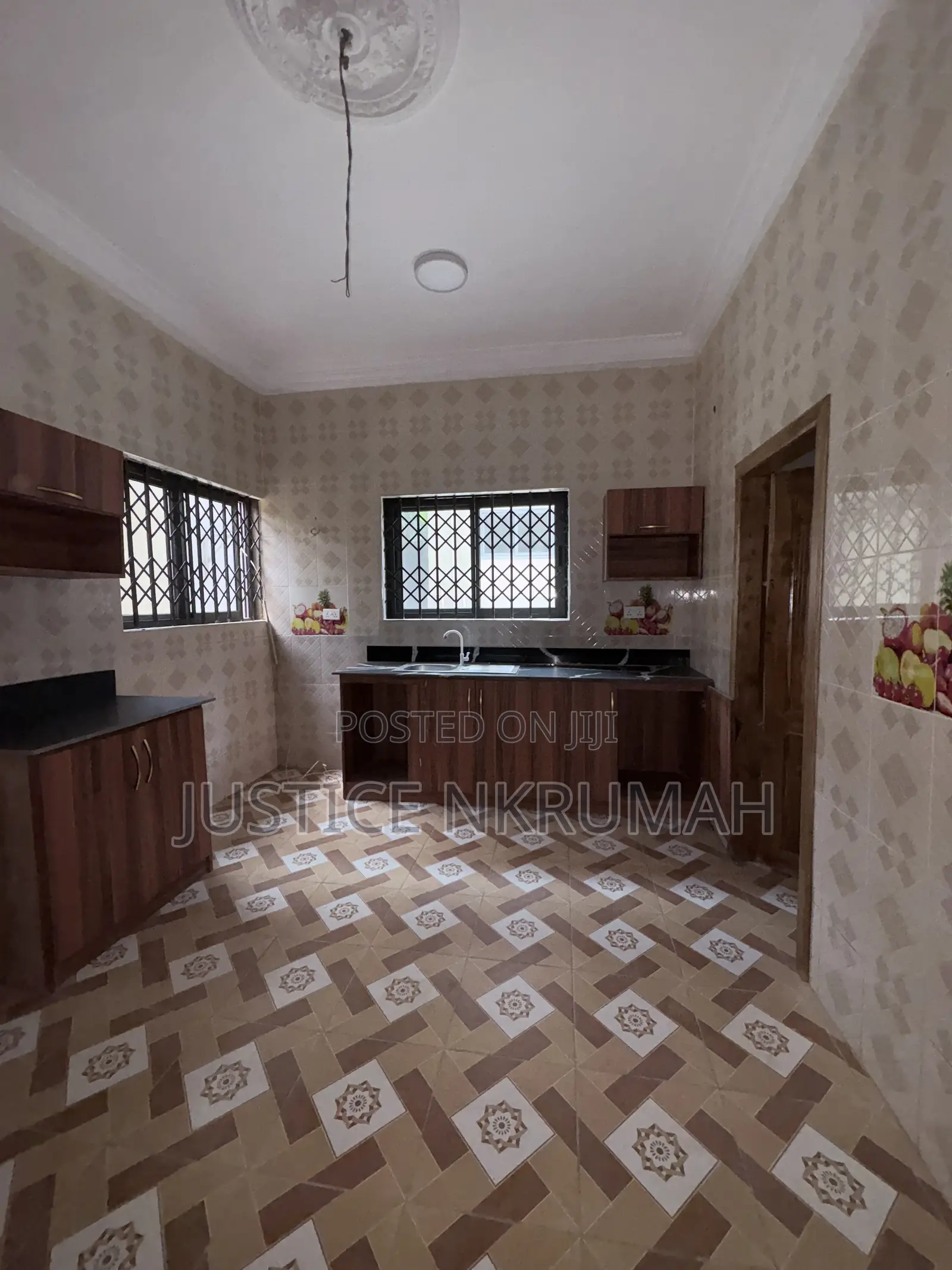 6bdrm Apartment in Mr. Justice Estate, Bortiano for rent