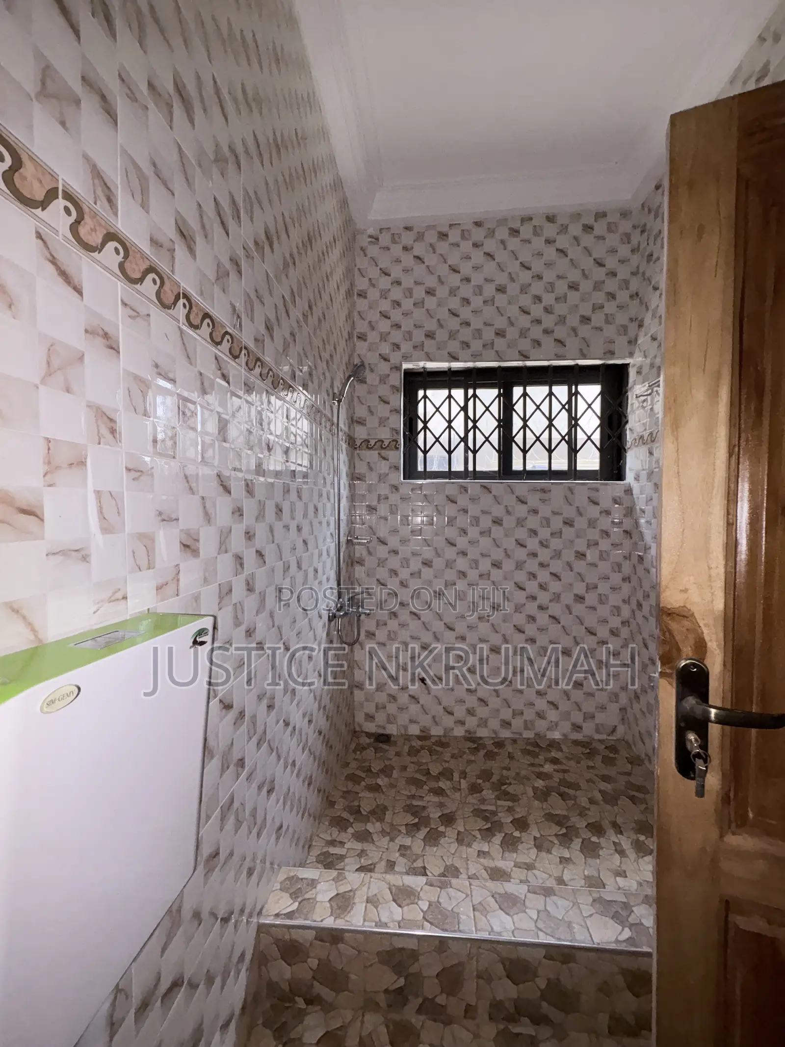 6bdrm Apartment in Mr. Justice Estate, Bortiano for rent