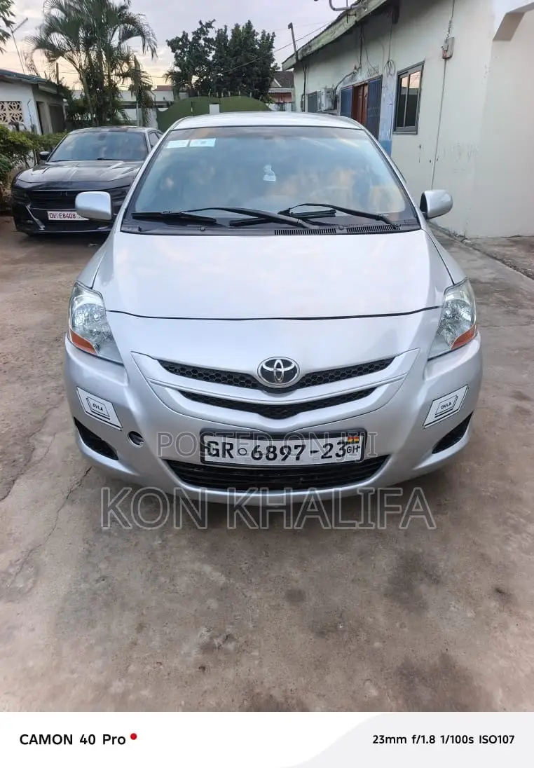 Toyota Belta 2012 Silver