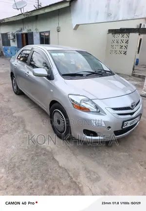 Toyota Belta 2012 Silver