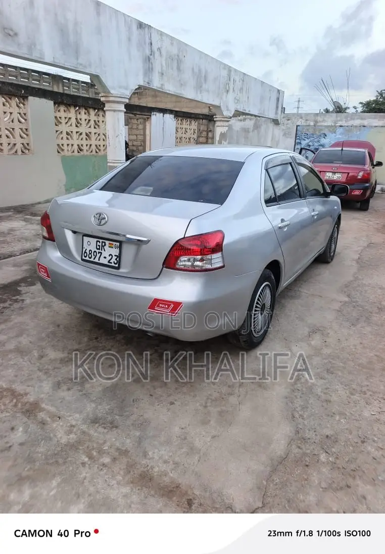 Toyota Belta 2012 Silver