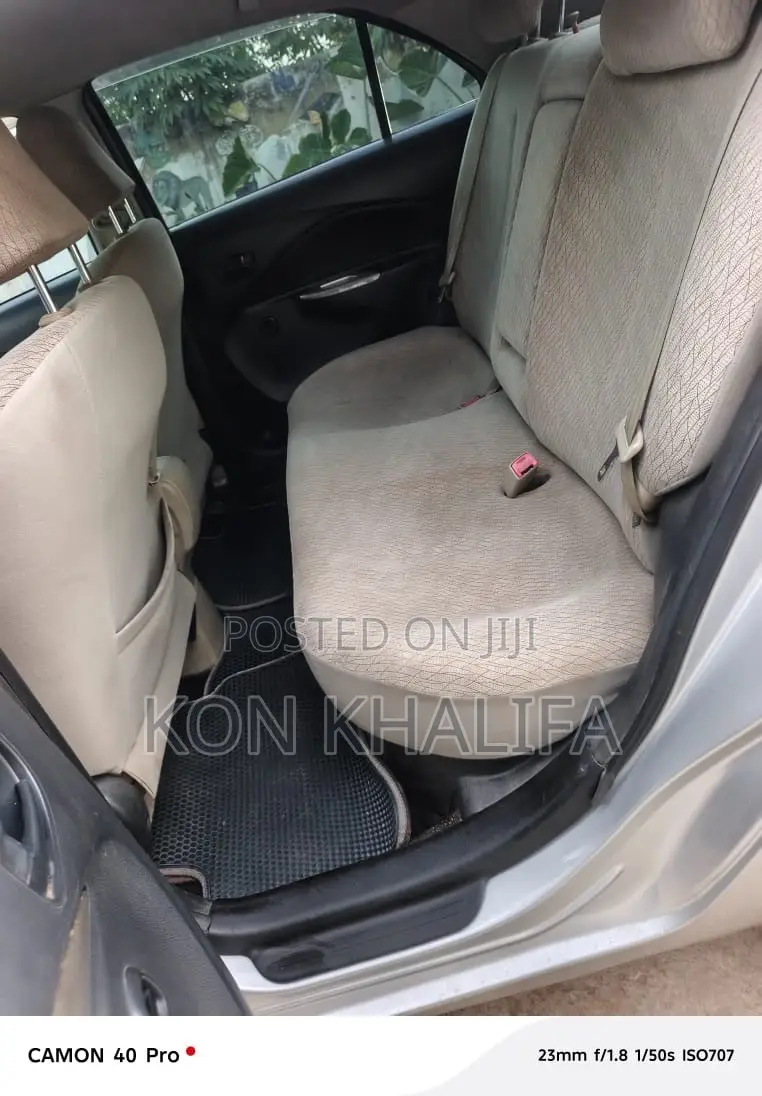 Toyota Belta 2012 Silver