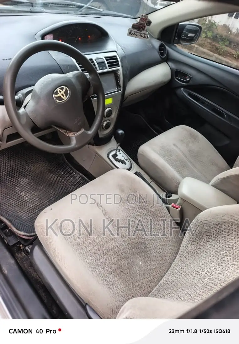 Toyota Belta 2012 Silver