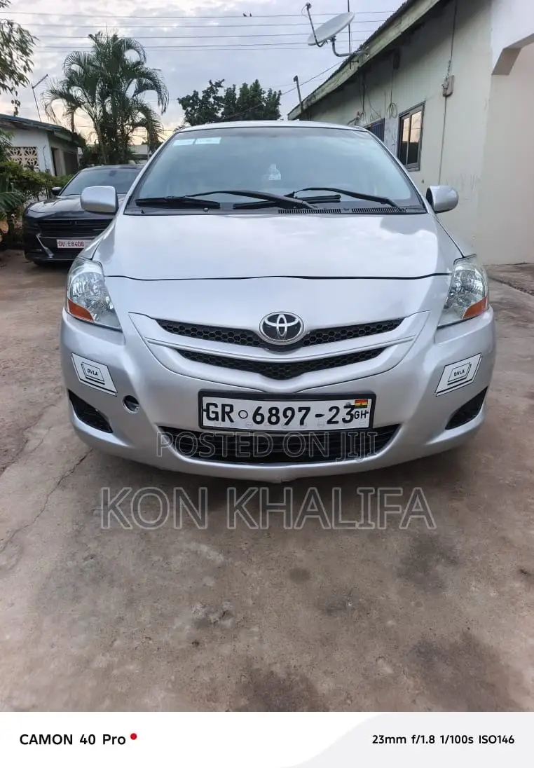 Toyota Belta 2012 Silver