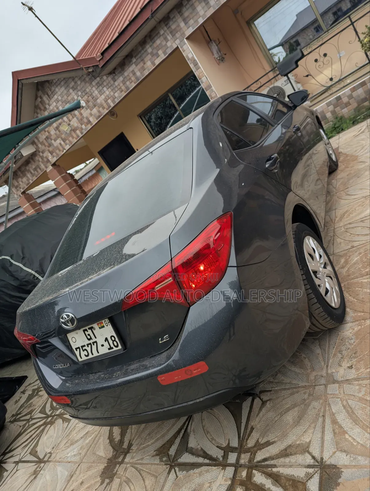Toyota Corolla LE 4dr Sedan (1.8L 4cyl CVT) 2017 Gray