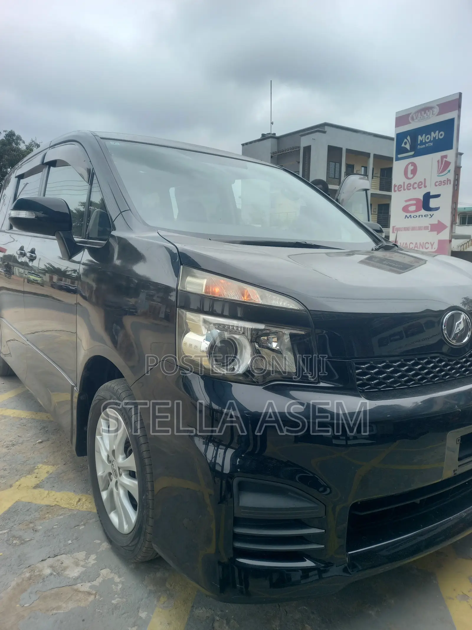 Toyota Voxy 2013 Gray