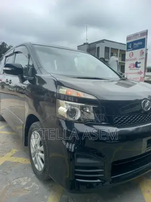 Toyota Voxy 2013 Gray