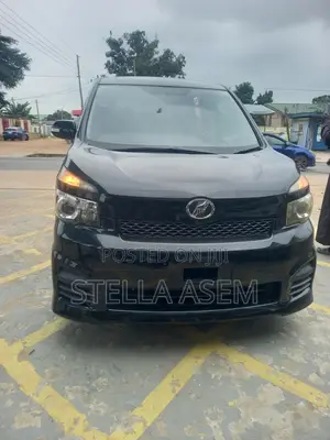 Toyota Voxy 2013 Gray