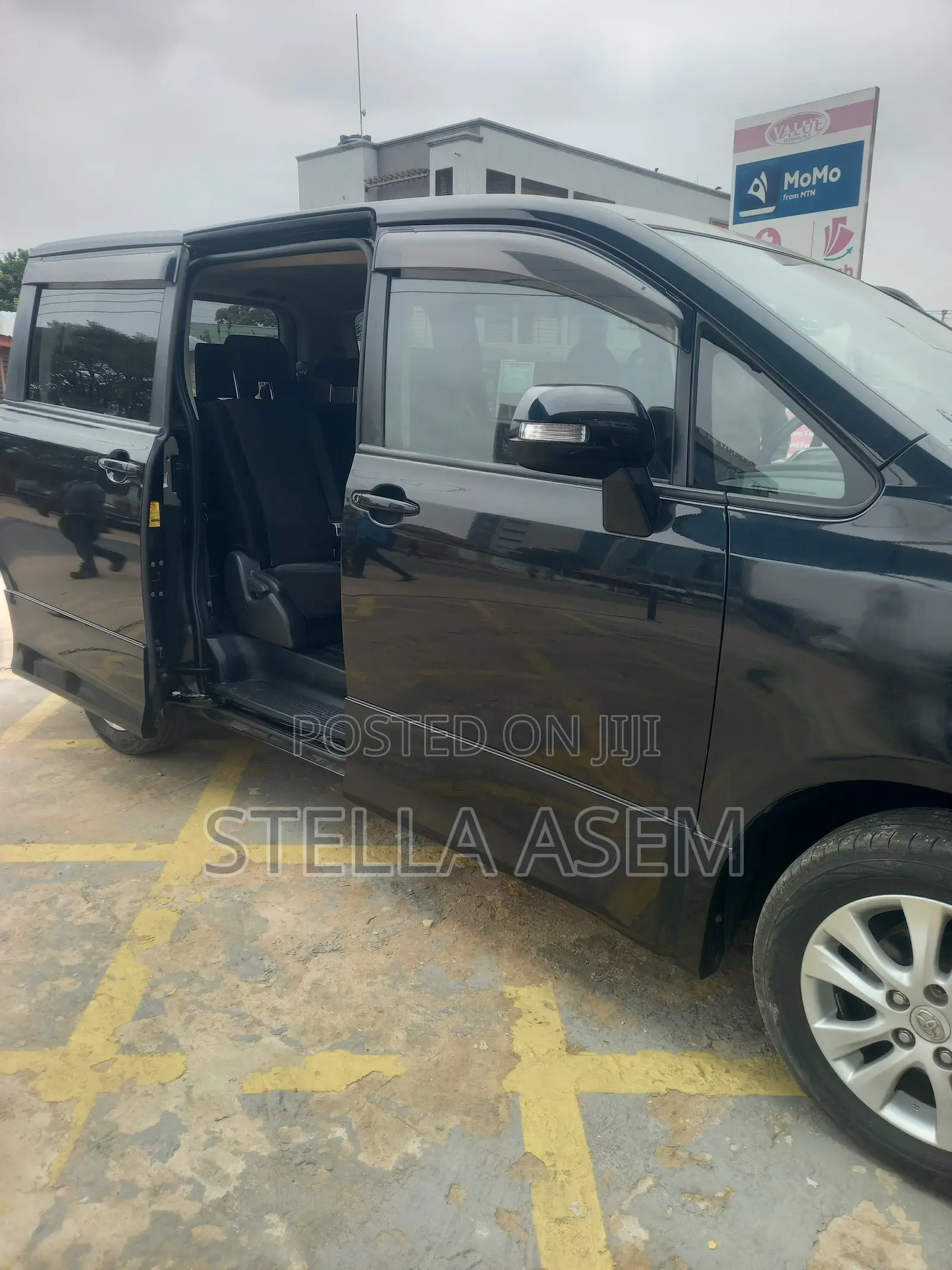 Toyota Voxy 2013 Gray