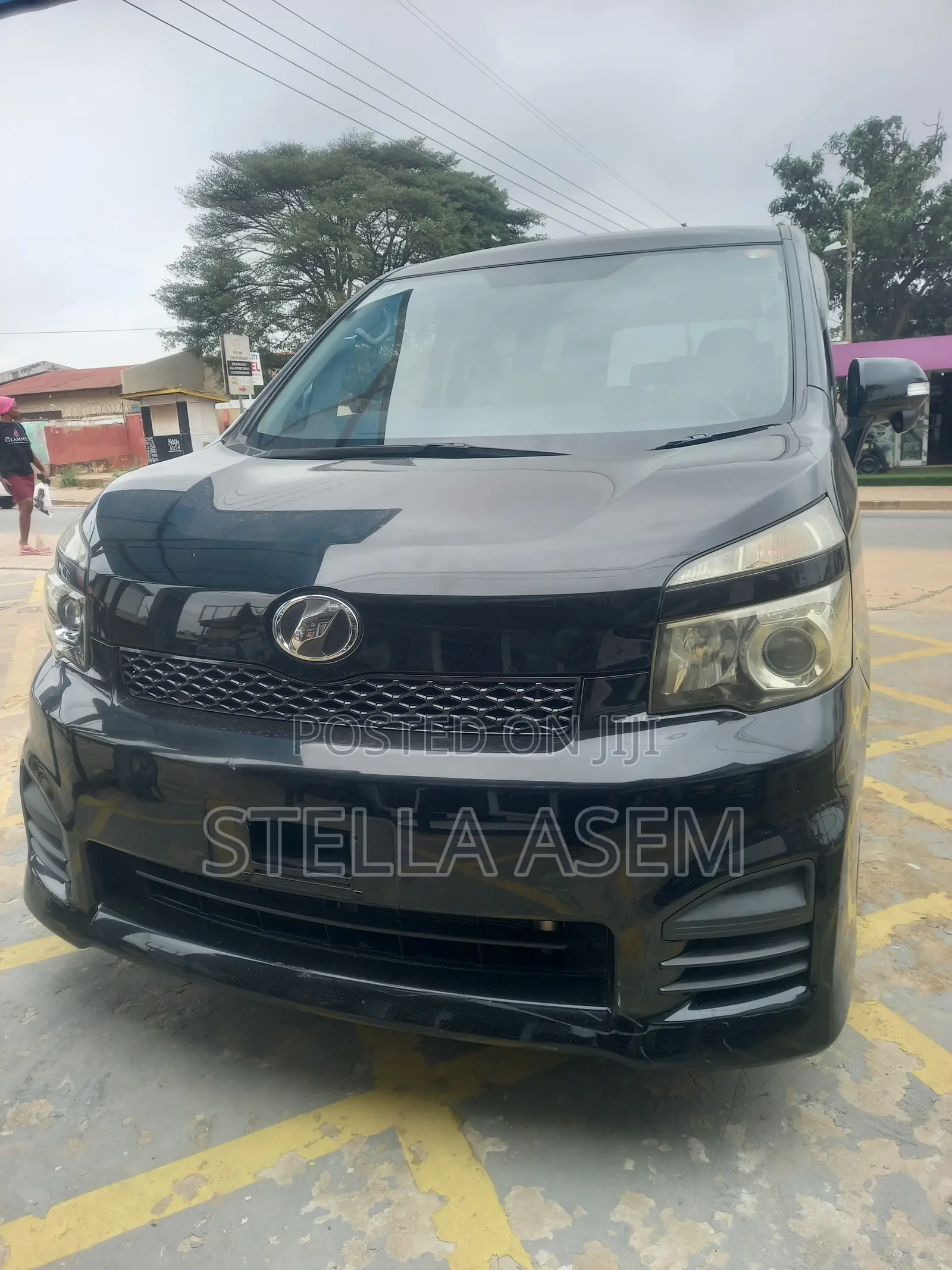 Toyota Voxy 2013 Gray