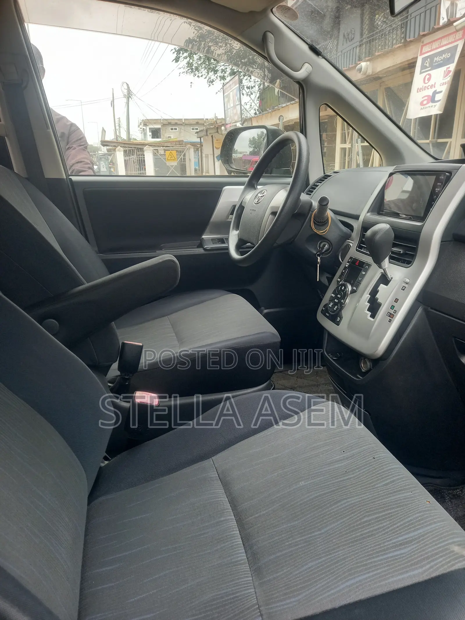 Toyota Voxy 2013 Gray