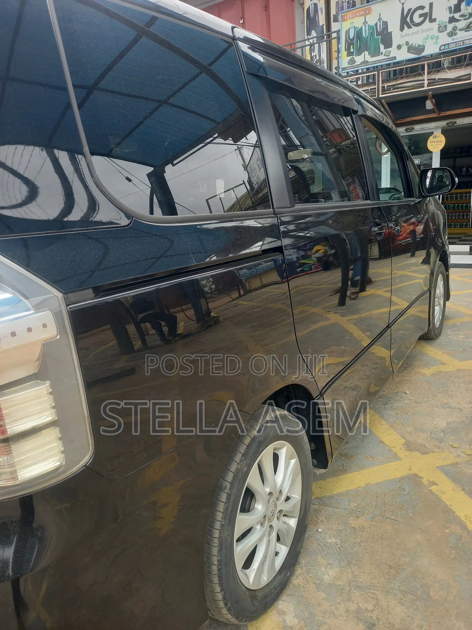 Toyota Voxy 2013 Gray