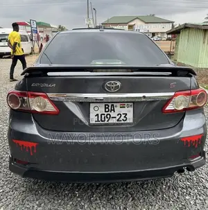 Toyota Corolla S 4dr Sedan (1.8L 4cyl 4A) 2013 Gray