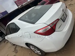 Toyota Corolla LE Eco 4dr Sedan (1.8L 4cyl CVT) 2014 White